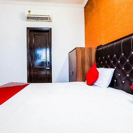 Oyo Flagship 37488 Hotel R V Regency Amritsar Exterior foto