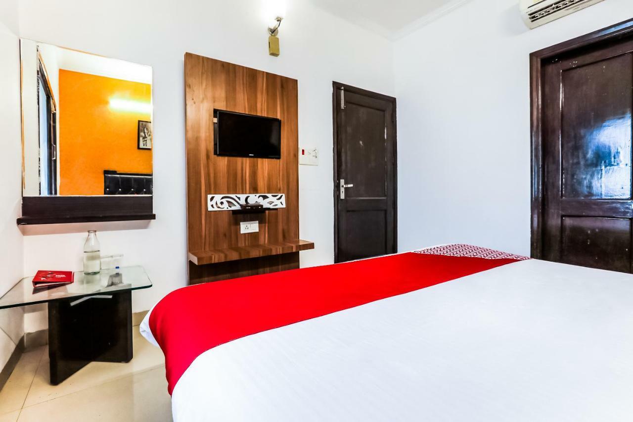 Oyo Flagship 37488 Hotel R V Regency Amritsar Exterior foto