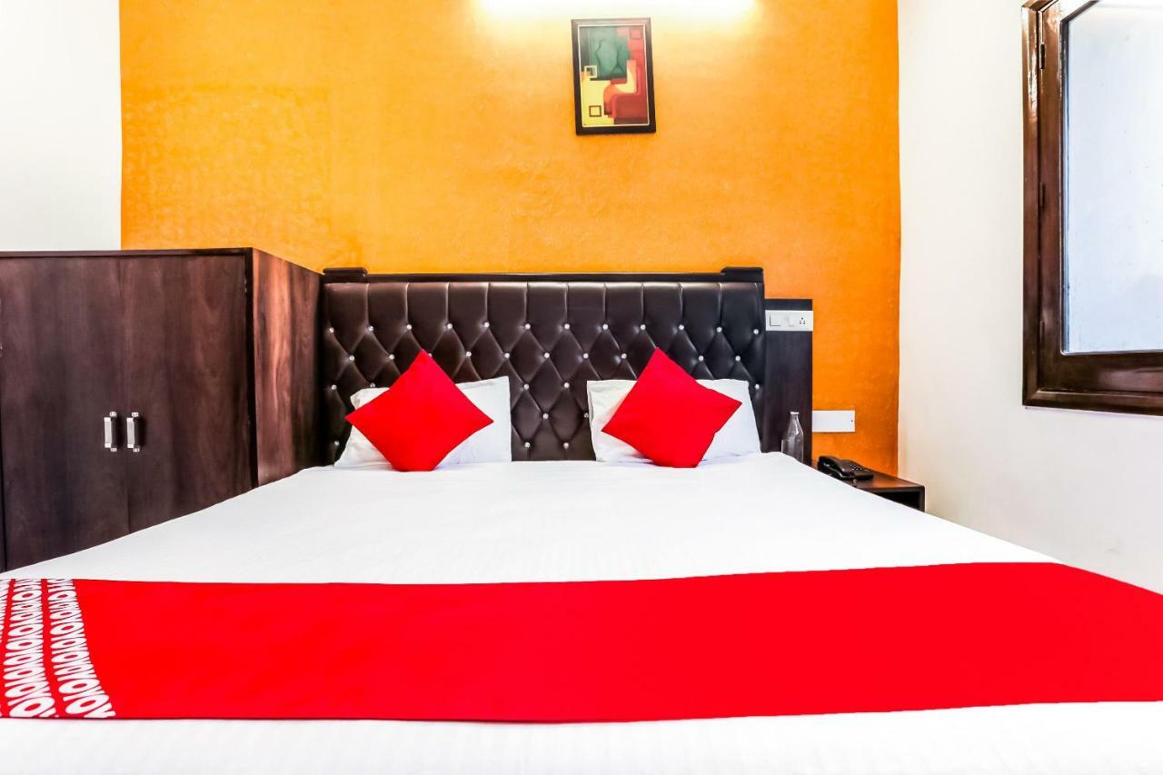 Oyo Flagship 37488 Hotel R V Regency Amritsar Exterior foto